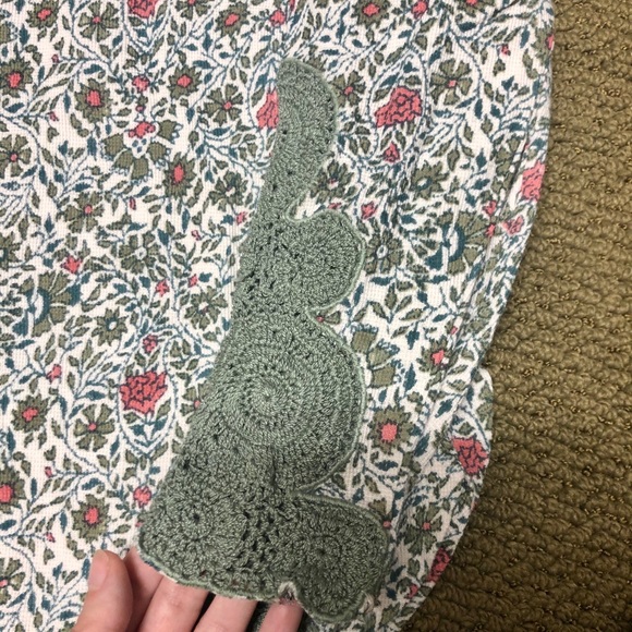 Sundance Tops - Beautiful Sundance shirt with gorgeous sleeves